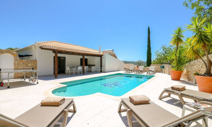 Apra Villa | Villa Redonda | 3 Bedrooms | Countryside | São Brás