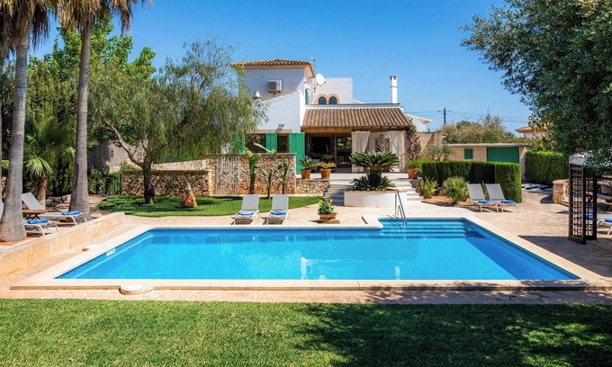 Portocolom Villa | Villa 'Rico' with Mountain View, Pool & Wi-Fi