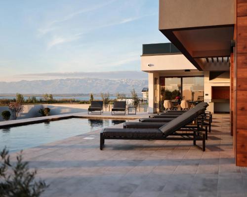 Nin Villa | Villa Royal Sands