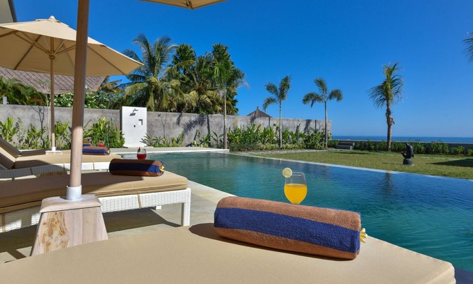 Lokapaksa Villa | Villa Saneva - Luxury 4 Bedroom Beachfront Villa