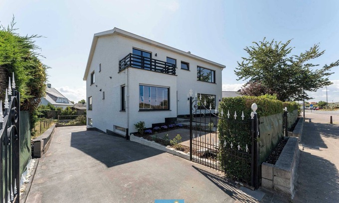 Westende House | Villa Sealise - spacious house by the dunes