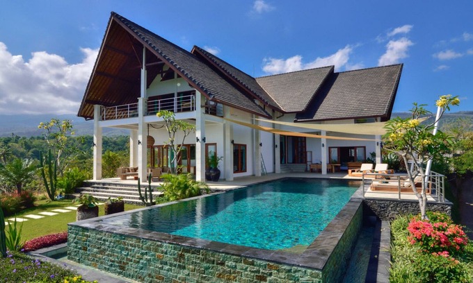 Kalibukbuk Villa | Villa Sentosa , Panoramic Sea View Villa