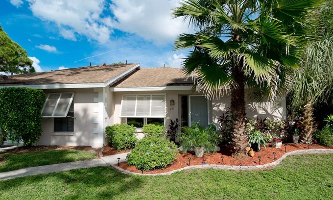 Park East Villa | VILLA SIESTA II - SARASOTA'S BEST KEPT DOWNTOWN SECRET with HEATED POOL!