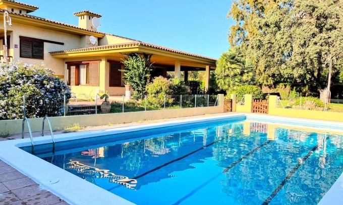 Benicassim Ski Chalet | Villa Sigalero with private pool (near the beach)