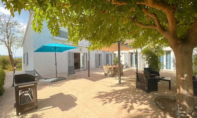 Biguglia Villa | Villa Sole e Mare | Air Conditioning, Wi-Fi, Big garden