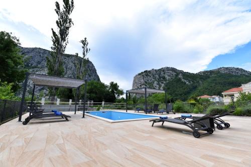 Zakucac Villa | Villa Sophia with private swimming pool near the beach!