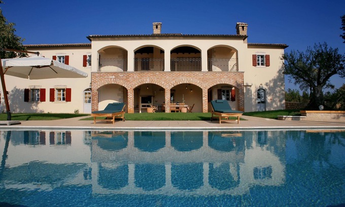 Filipini Villa | Villa Sophie for 11 people near Poreč with infinity pool and large garden