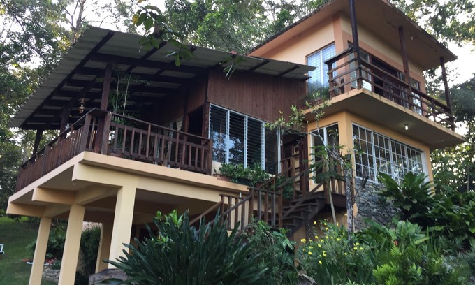 Jarabacoa Villa | Villa Sosa is located 8 min from Jarabacoa town, shops, markets, restaurant.