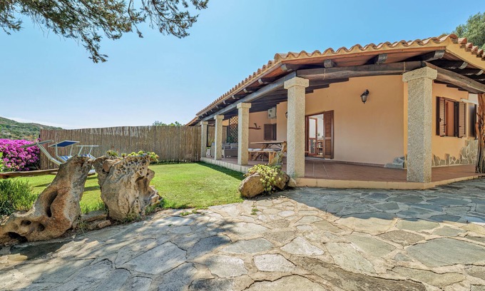 Rudalza House | Villa Speranza near the Beach with Sea View, A/C, Garden, Terrace, BBQ & Outdoor Shower