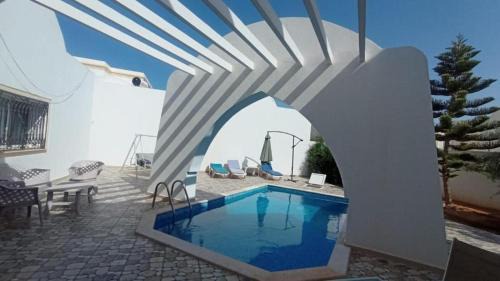 Fatou Villa | Villa standing avec piscine privée sans vis à vis et WiFi à Djerba