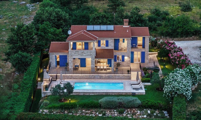 Strpacici Villa | Villa Sterpazzi with Sea View, private Pool, Sauna and Jacuzzi - near Poreč