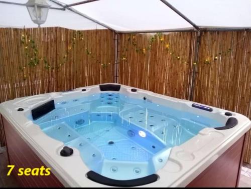 Villaggio delle Mimose Villa | VILLA STRAVANATA - Large Pool, Car and Large Whirlpool Jacuzzi