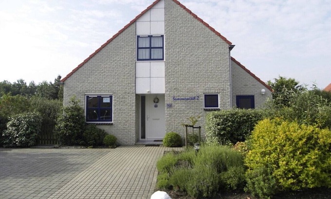 Julianadorp aan zee House | Villa Summerwind2*, sauna, fireplace, WLAN, enclosed parking. Garden, by the sea, by the golf course