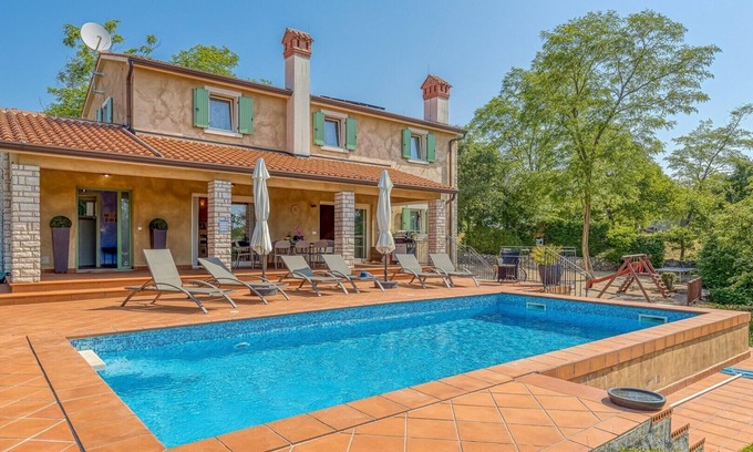 Lupoglav Villa | Villa Terracotta in Nedescina
