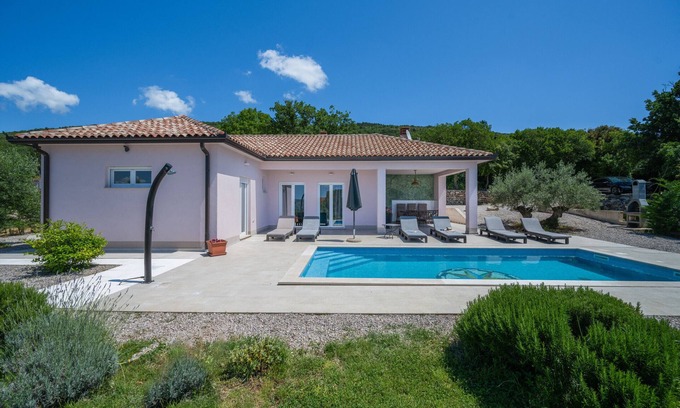 Brovinje Villa | Villa Tomicich for 6 people with private pool & sea view - only 3 km from beach