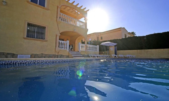 La Empedrola Villa | Villa Tosal con 6 dormitorios, wifi, parking, jardín y piscina privada