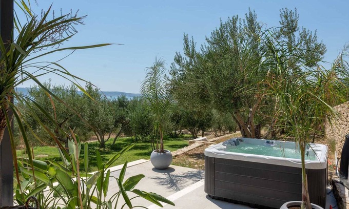 Kastela Villa | Villa Tranquil Paradise