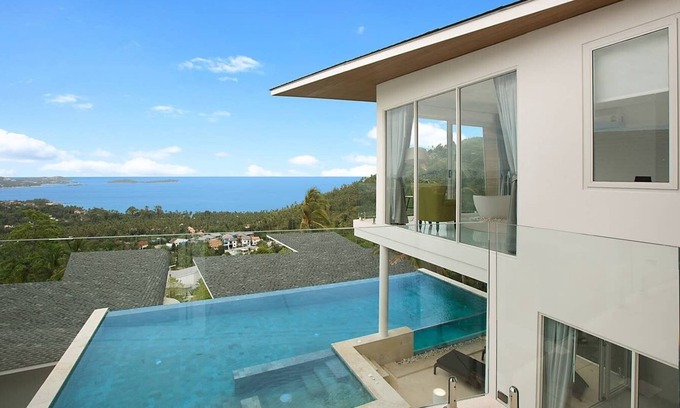 Chaweng City Center House | Villa Tulip - 3 bedrooms with sea views and private pool