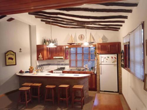 Tucacas House | Villa Vacacionales Los Cayos Con Playa Privada