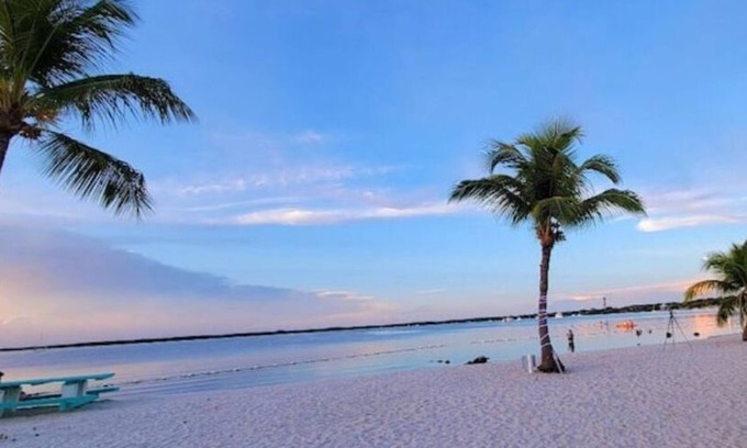 Key Largo Village House | "Villa Valentina" offers you a private tropical beach within our community