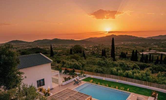 Pigadhakia Villa | Villa Verde - Heated Pool with Stunning Views