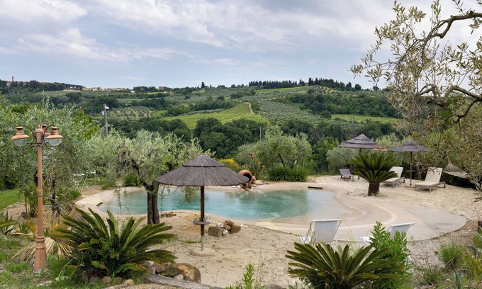 Tavarnelle Val di Pesa Villa | Villa 'Virgilio Colline Del Chianti' with Mountain View, Wi-Fi and Air Conditioning