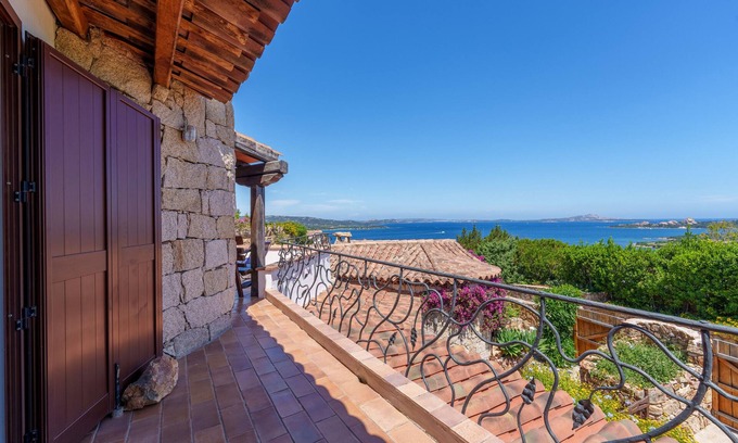 Baja Sardinia Villa | Villa 'Villetta Bomboniera' with Sea View, Private Terrace and Air Conditioning