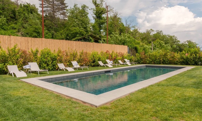 Tresana House | VILLA VIOLA 10Pax Large Pool A/C, BBQ, Private Chef, Wine tasting, near 5 Terre