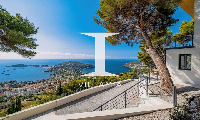 Villefranche-sur-Mer Villa | Villa VISTA MARE by ivillamia.com