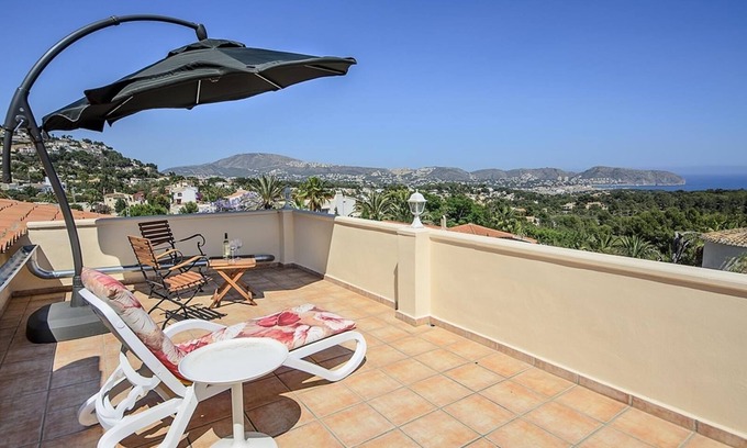 Pinar del Advocat Villa | Villa 'Vista Hermosa' with Sea View, Wi-Fi and Air Conditioning