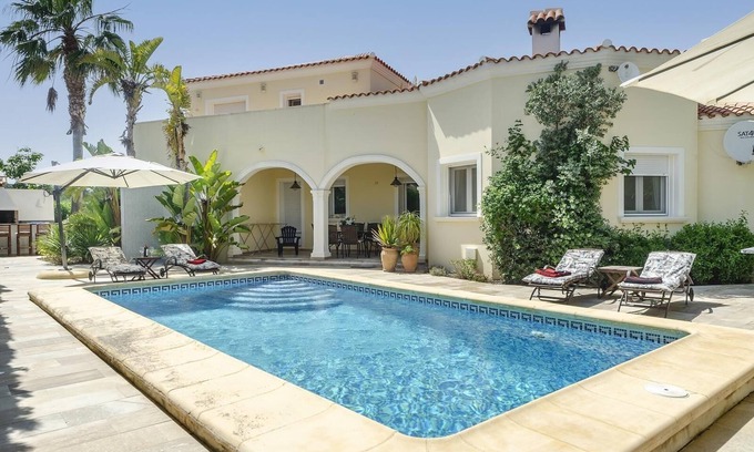 Benitachell Villa | Villa 'Vista Panoramica' with Mountain View, Wi-Fi and Air Conditioning