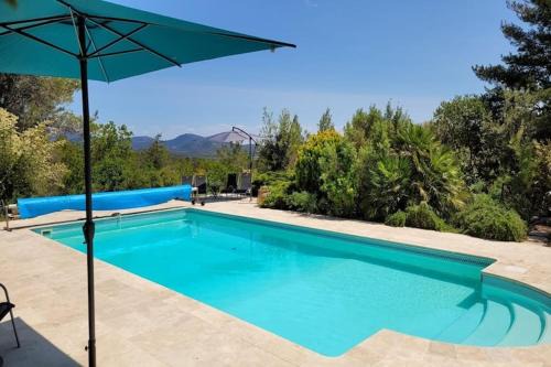 Prades-sur-Vernazobre Villa | Villa w Garden & Guest House