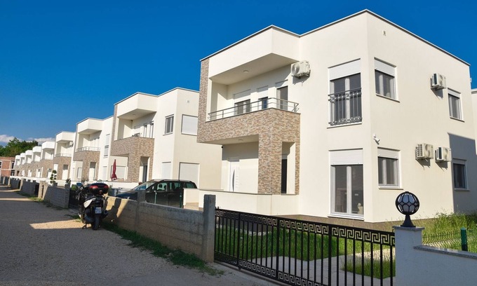 Bregvija Villa | Villa w Garden, Balcony 8 min to Ulcinj Long Beach