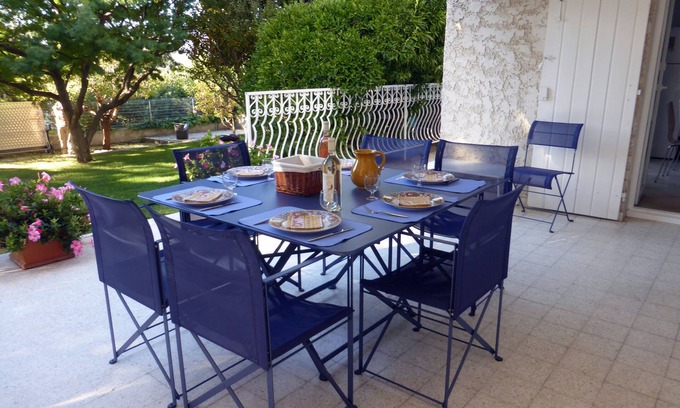 La Ciotat Apartment | Villa with garden and private pool, very quiet, 5 minutes from the beach