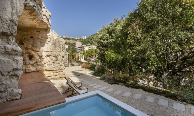 Modica Villa | Villa with heated pool located in a unique position