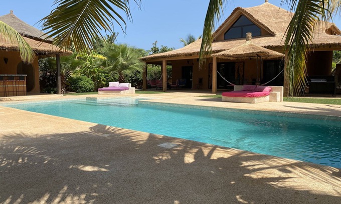 Nianing Villa | Villa with large private swimming pool with all mod cons NIANING CASA MARENDA via Facebook