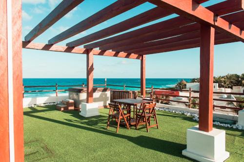 Isla Mujeres House | Villa with ocean view, pool, restaurant and rooftop