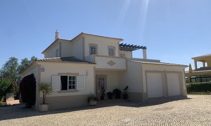 Lagoa e Carvoeiro Villa | Villa With Private Pool And Distant Sea And Mountain Views
