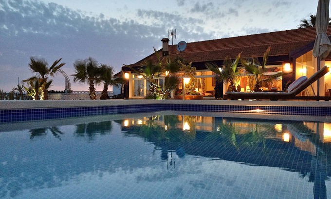 Diputacion de Rincon de San Gines Cottage | Villa with pool, terrace and private garden on the beach