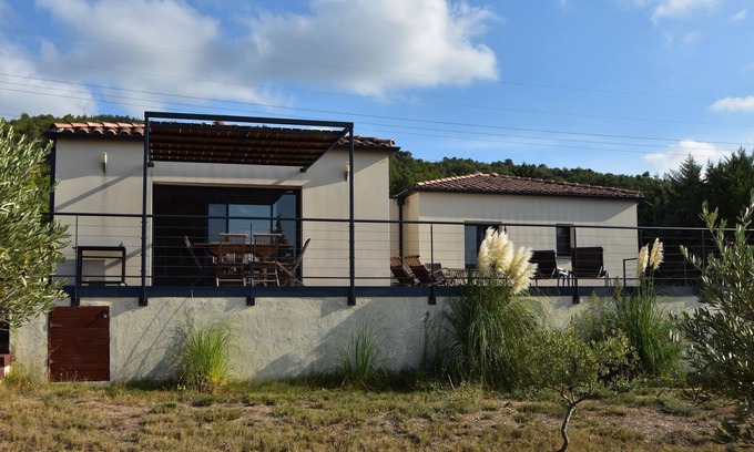 Oupia House | Villa with Pool & Views