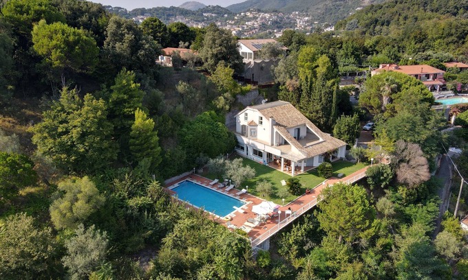 Cava de' Tirreni Villa | Villa with Private Pool near Pompeii, Naples, Positano, Capri Sorrento