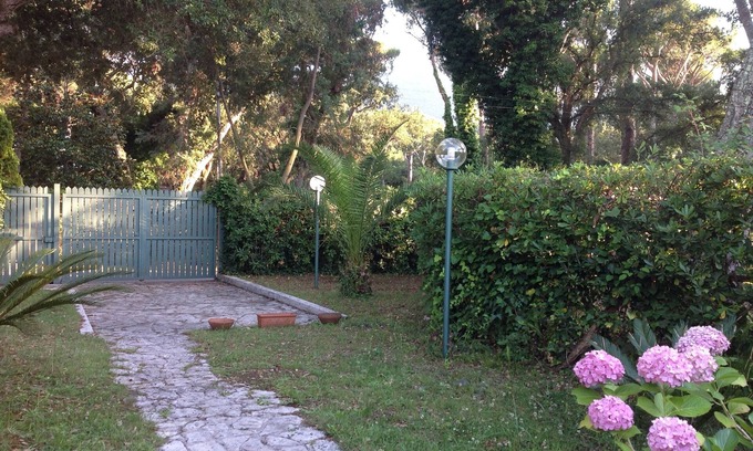 Sabaudia Villa | VILLA WITH PRIVATE GARDEN IN THE PARK OF CIRCEO OVERLOOKING THE LAKE SABAUDIA