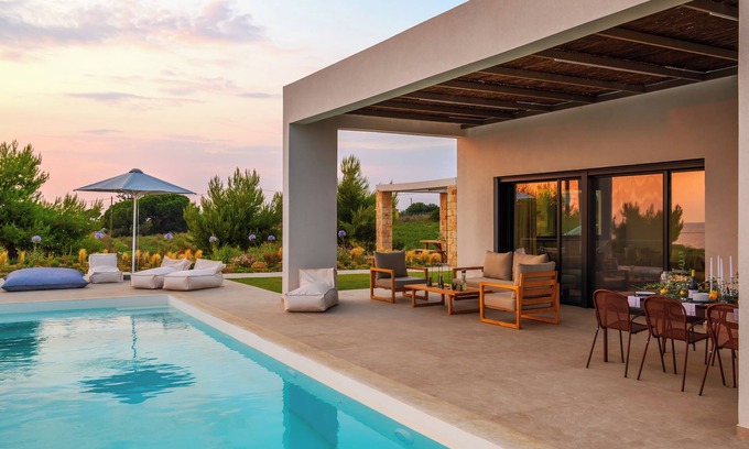 Gargaliani Villa | Villa with private infinity pool, sea view & sunset. Nobus Villas 1
