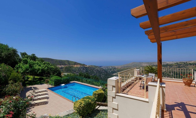 Rethymno Villa | Villa with private pool & sea view for absolute privacy and serenity.