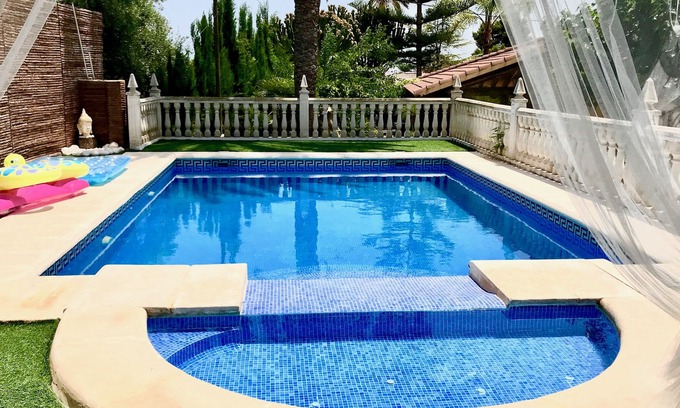 Elche Villa | Villa with private pool and gardens