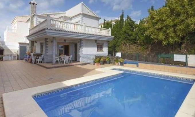 Grao de Gandia Ski Chalet | Villa with private pool in Gandía