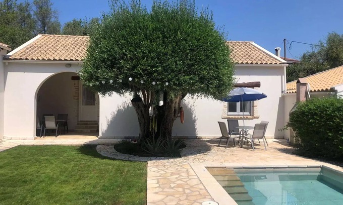 Parelioi Villa | Villa With Private Pool