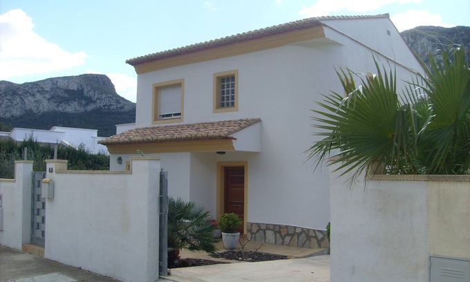 La Drova Villa | Villa With Private Pool & Mountain Views