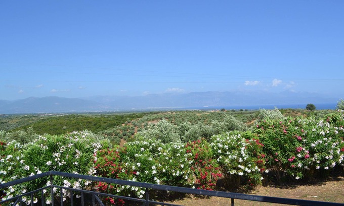 Messini Villa | Villa with terraces and large garden, 5 minutes from the beach
