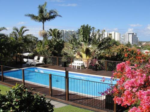 Labrador House | Villa with Views & Pool